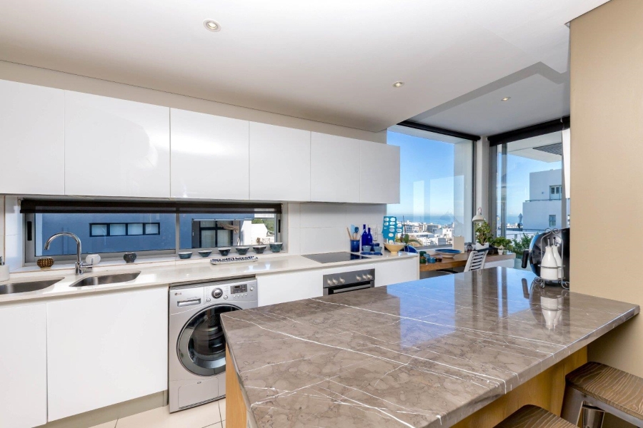 2 Bedroom Property for Sale in Sea Point Western Cape